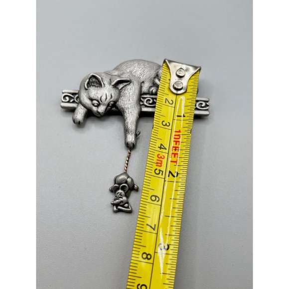 JJ Cat Catching Mouse Pin Brooch Pewter Metal Silver Tone Dangle Figural Pin - Picture 5 of 5